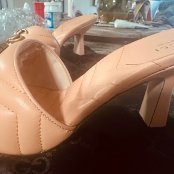 BEAUTIFUL GUCCI PUMP PEACH COLORED SANDALS! NEVER WORN! BRAND NEW!! WITH BOX! - Picture 14 of 16